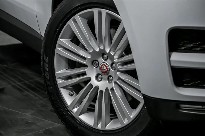 2018 Jaguar F-Pace - Image 3 of 12