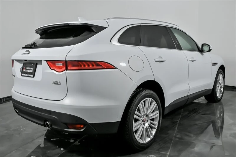 2018 Jaguar F-Pace - Image 11 of 12