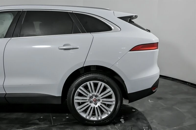 2018 Jaguar F-Pace - Image 8 of 12