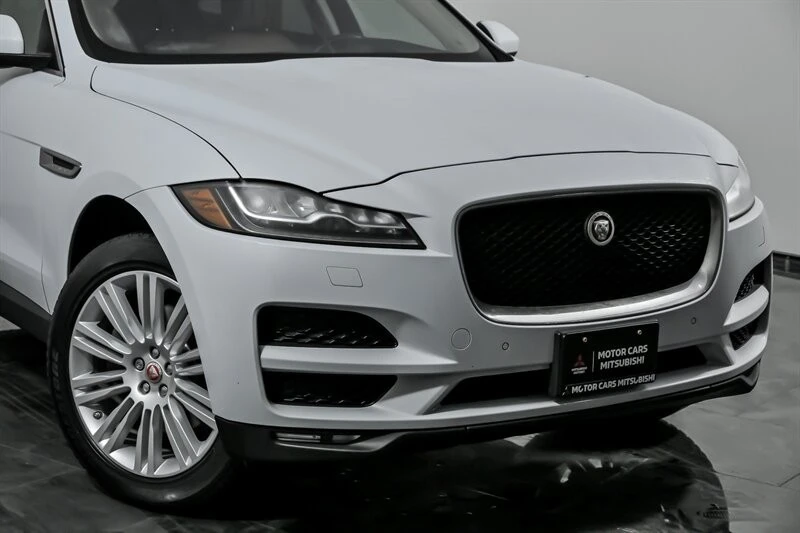 2018 Jaguar F-Pace - Image 2 of 12