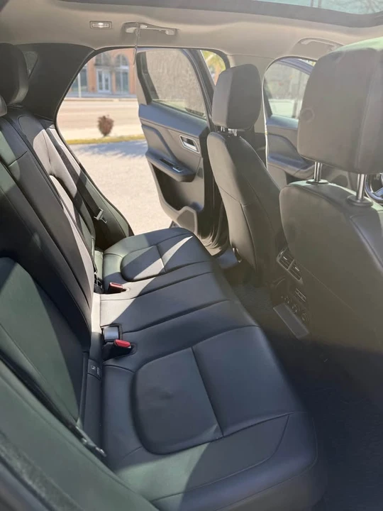 2018 Jaguar F-Pace - Image 9 of 17