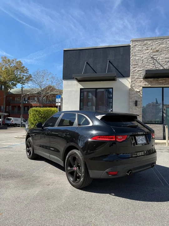 2018 Jaguar F-Pace - Image 7 of 17