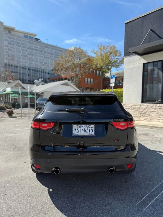 2018 Jaguar F-Pace - Image 6 of 17
