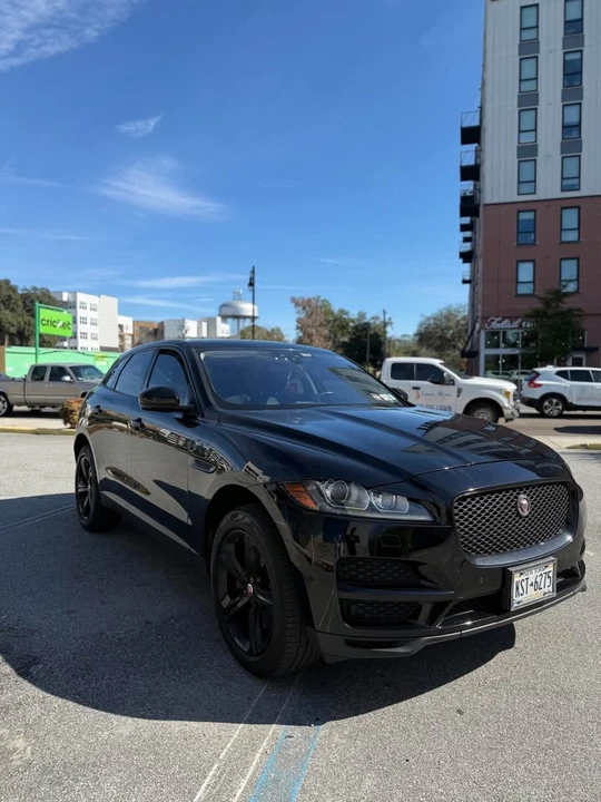 2018 Jaguar F-Pace - Image 3 of 17