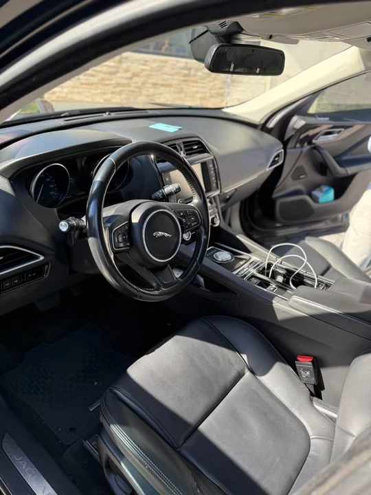 2018 Jaguar F-Pace - Image 14 of 17