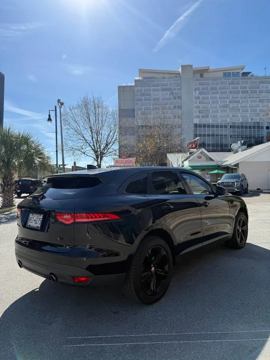 2018 Jaguar F-Pace - Image 5 of 17