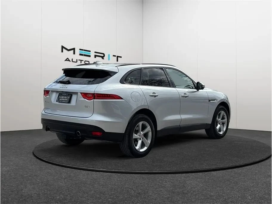 2018 Jaguar F-Pace - Image 9 of 20