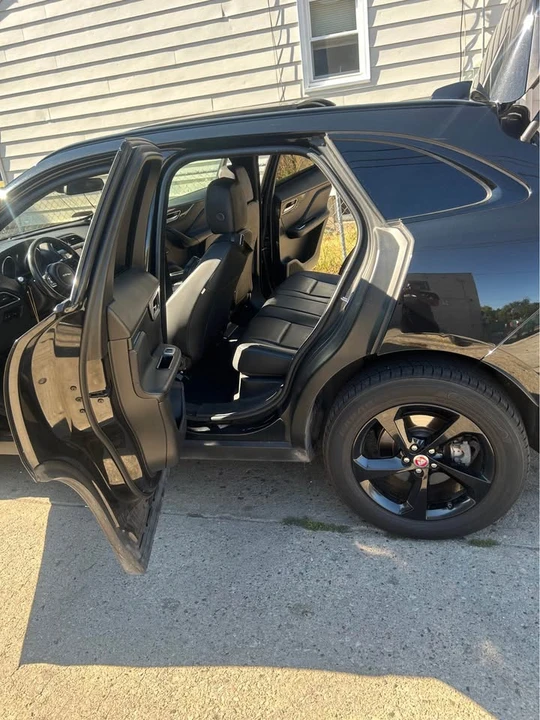 2018 Jaguar F-Pace - Image 16 of 17