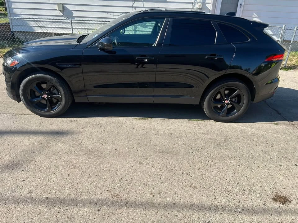 2018 Jaguar F-Pace - Image 2 of 17