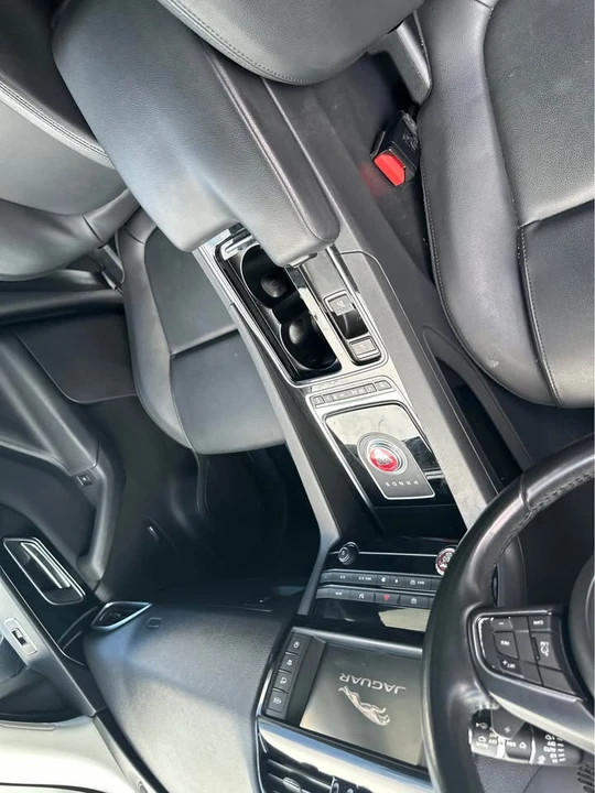 2018 Jaguar F-Pace - Image 10 of 10