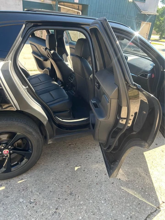 2018 Jaguar F-Pace - Image 13 of 17