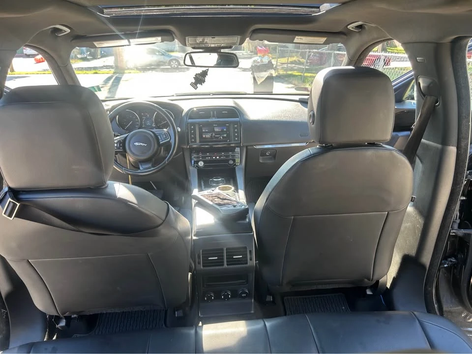 2018 Jaguar F-Pace - Image 9 of 17