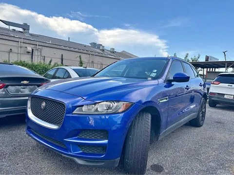 2018 Jaguar F-PACE 35t Premium Sport Utility 4D