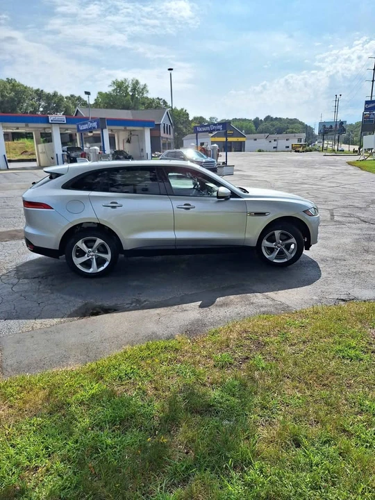 2018 Jaguar F-Pace - Image 4 of 10