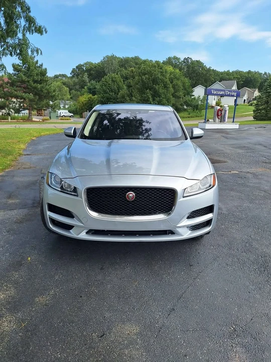 2018 Jaguar F-Pace - Image 6 of 10