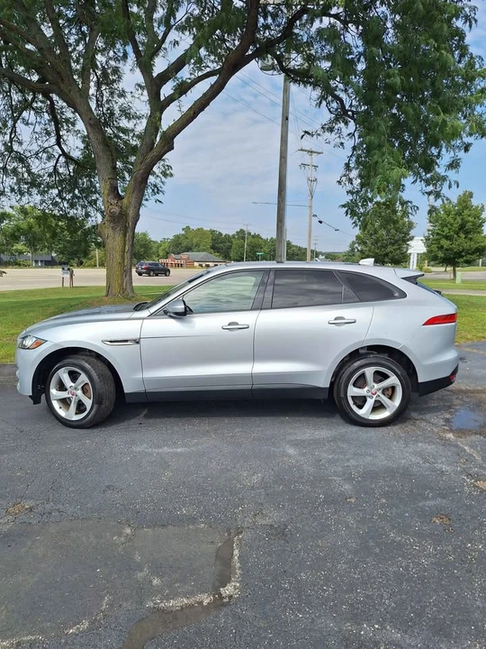 2018 Jaguar F-Pace - Image 5 of 10