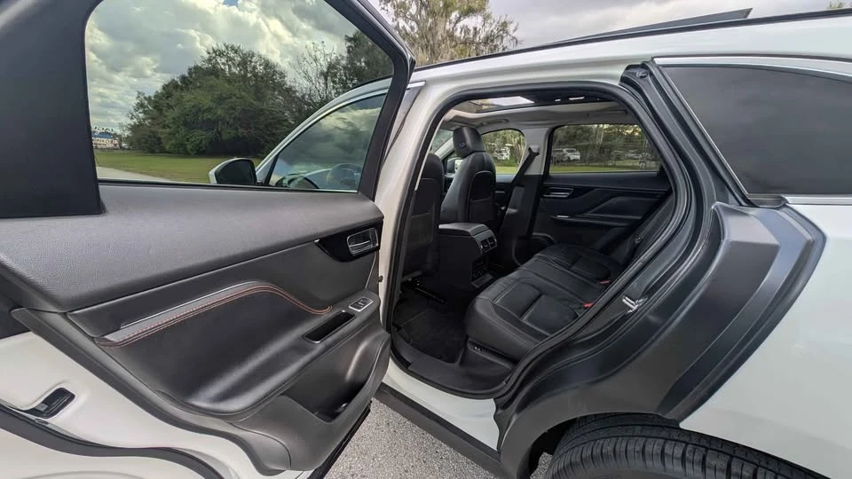 2018 Jaguar F-Pace - Image 12 of 19