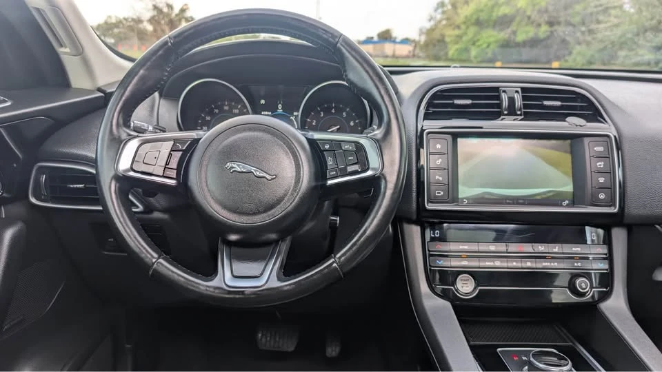 2018 Jaguar F-Pace - Image 11 of 13