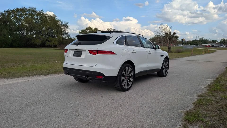 2018 Jaguar F-Pace - Image 5 of 19