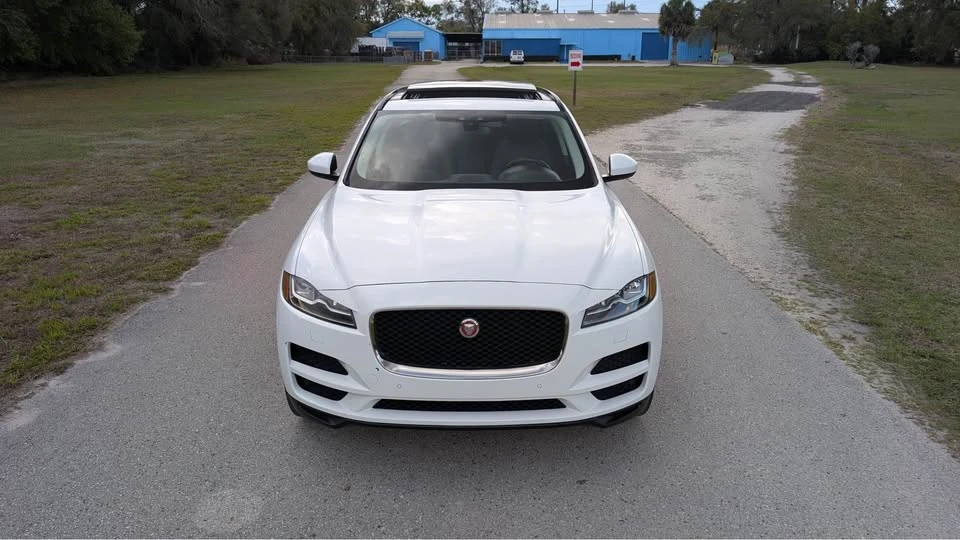 2018 Jaguar F-Pace - Image 2 of 13