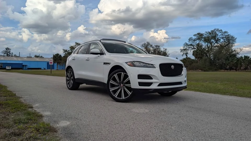 2018 Jaguar F-Pace - Image 2 of 19