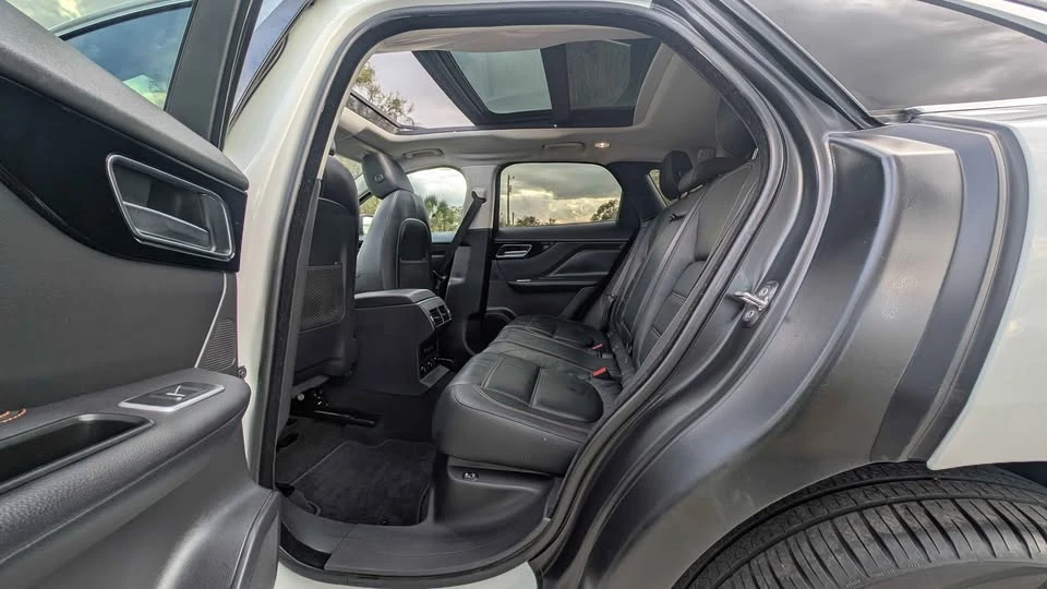 2018 Jaguar F-Pace - Image 13 of 19
