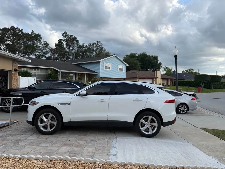 2018 Jaguar F-Pace - Image 2 of 9