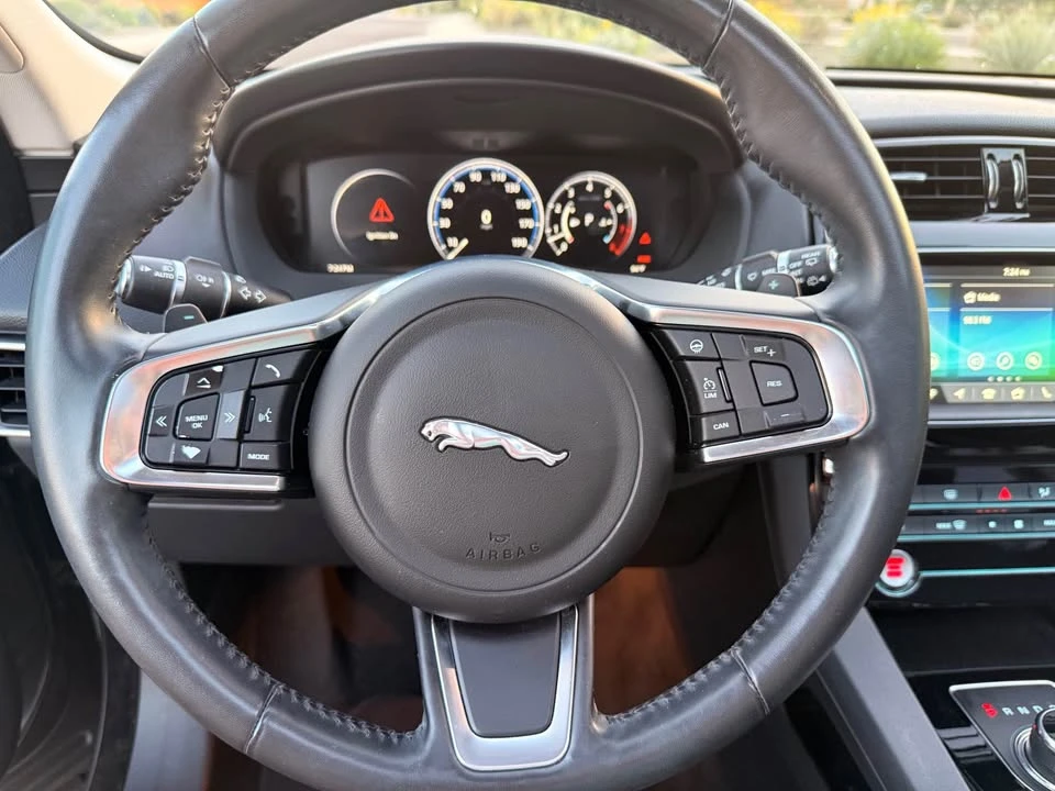 2018 Jaguar F-Pace - Image 17 of 21