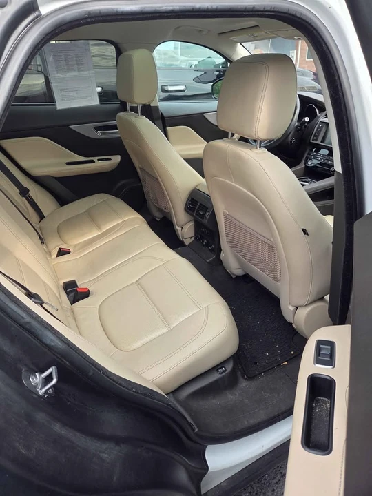 2018 Jaguar F-Pace - Image 4 of 5