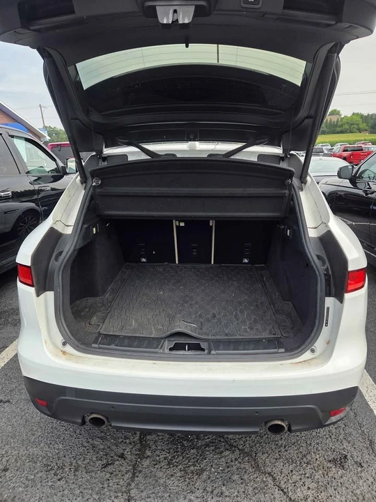 2018 Jaguar F-Pace - Image 5 of 5