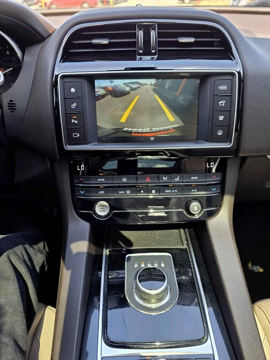 2018 Jaguar F-Pace - Image 16 of 20