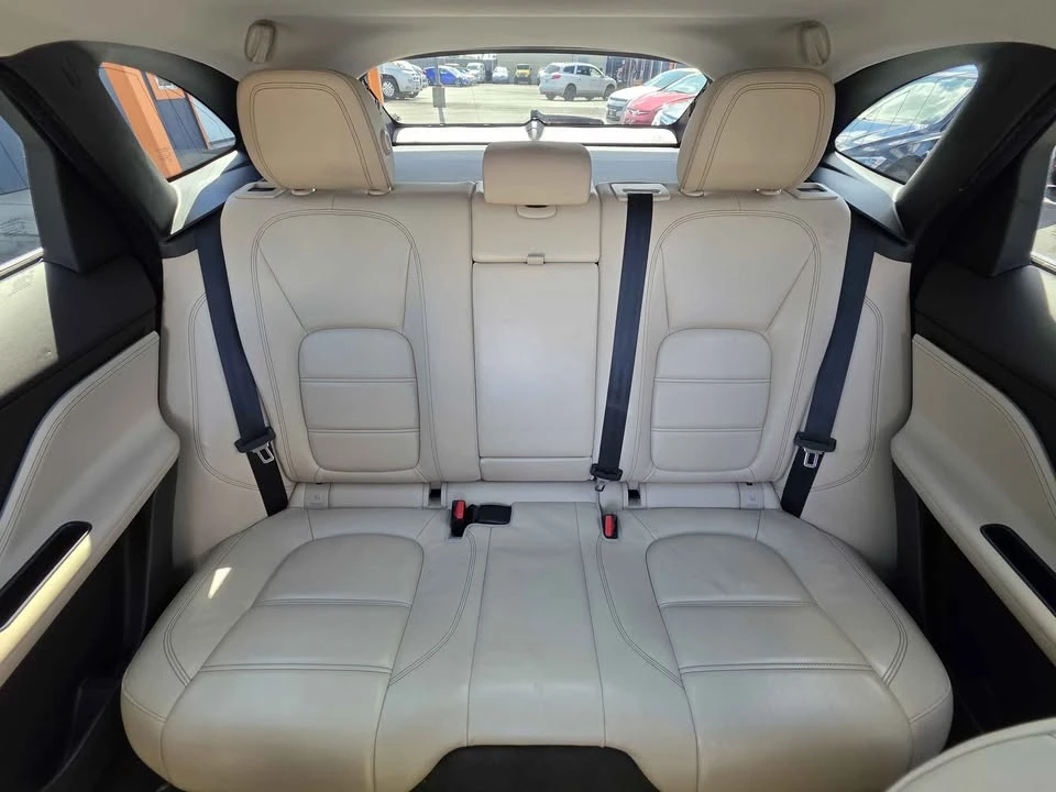 2018 Jaguar F-Pace - Image 12 of 20