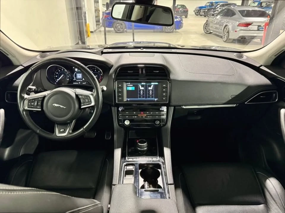 2018 Jaguar F-Pace - Image 15 of 20