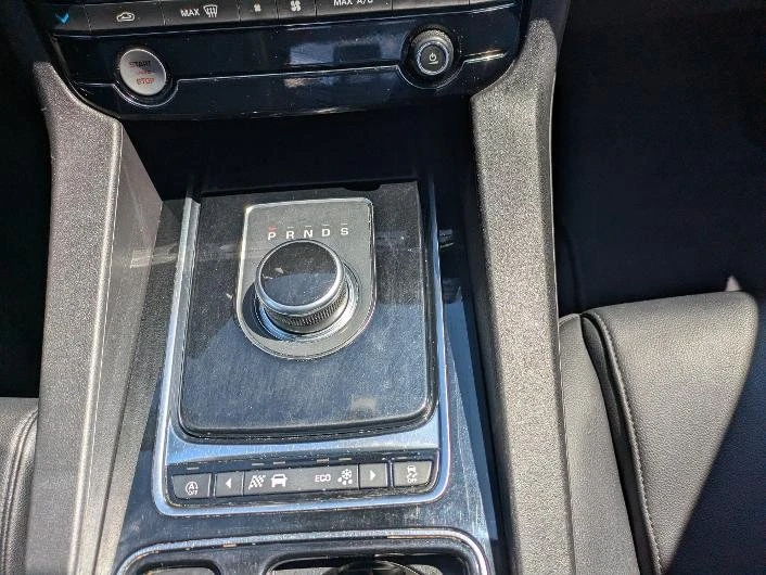 2018 Jaguar F-Pace - Image 17 of 19