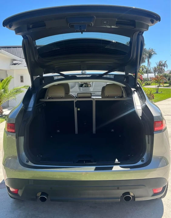 2018 Jaguar F-Pace - Image 9 of 10