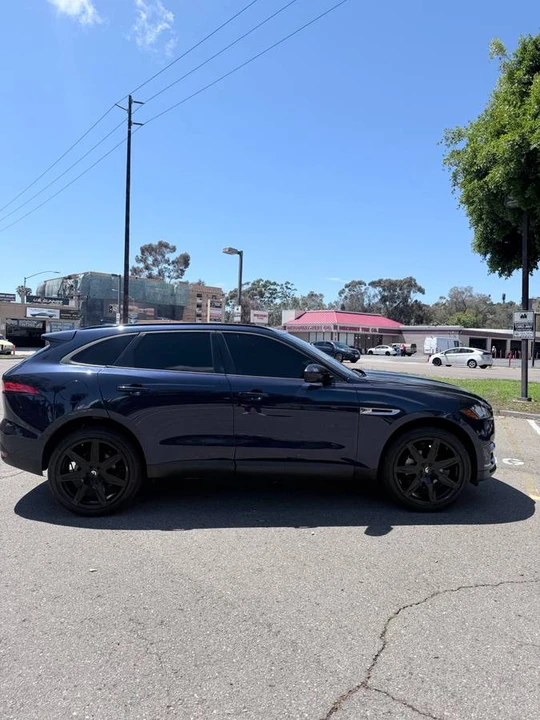 2018 Jaguar F-Pace - Image 5 of 10