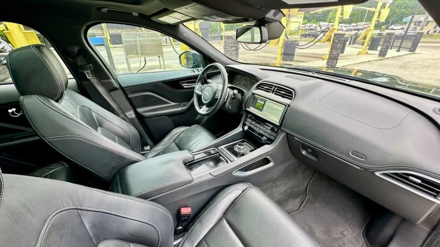 2018 Jaguar F-Pace - Image 18 of 20