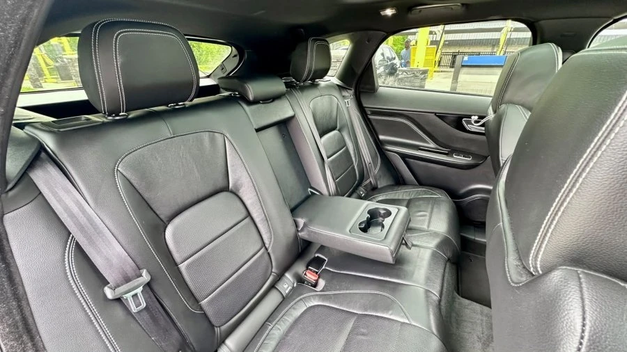 2018 Jaguar F-Pace - Image 19 of 20