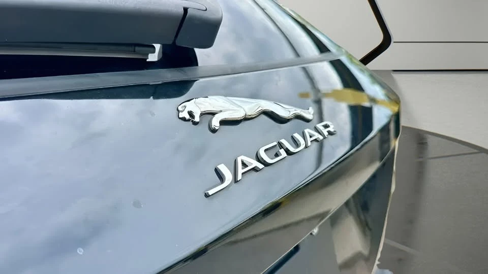 2018 Jaguar F-Pace - Image 14 of 20
