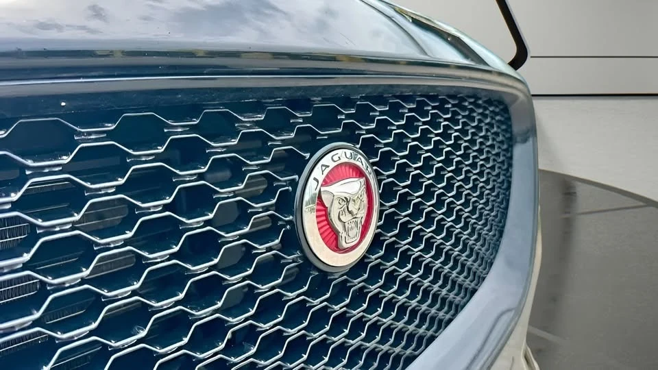 2018 Jaguar F-Pace - Image 15 of 20