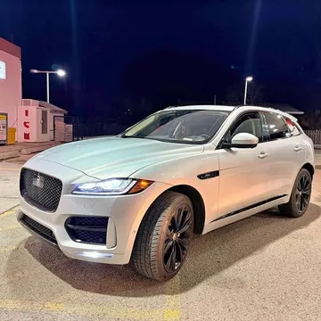 2018 Jaguar F-PACE R-Sport