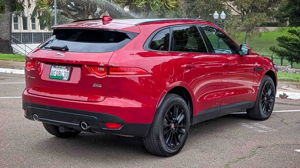 2018 Jaguar F-Pace - Image 13 of 14