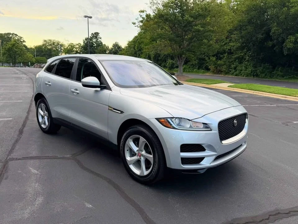 2018 Jaguar F-Pace - Image 2 of 17