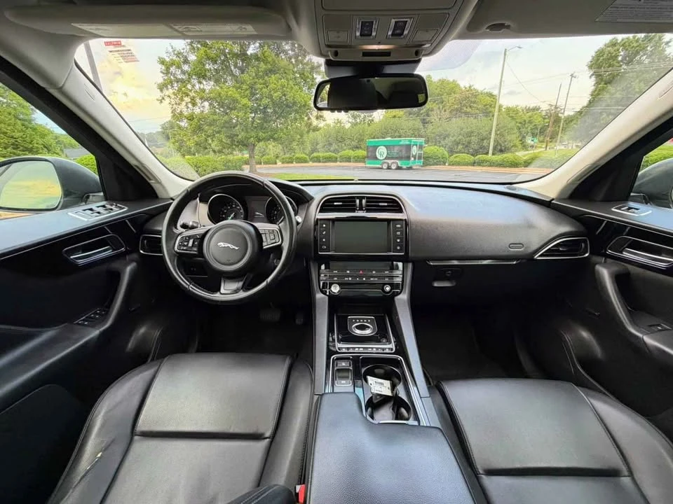 2018 Jaguar F-Pace - Image 13 of 17