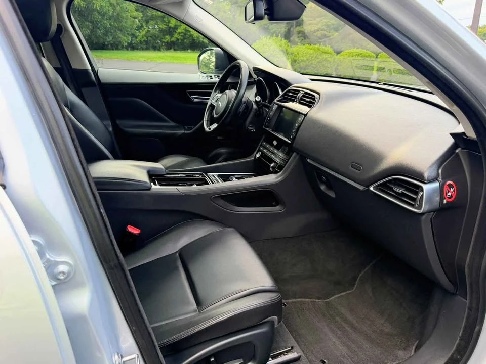 2018 Jaguar F-Pace - Image 10 of 17