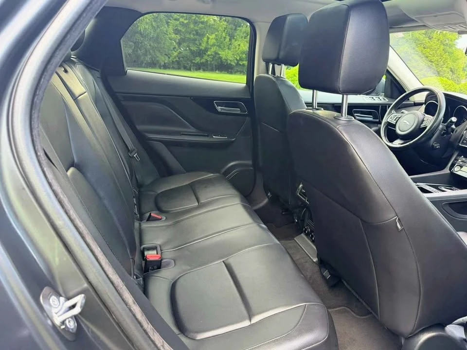 2018 Jaguar F-Pace - Image 9 of 17