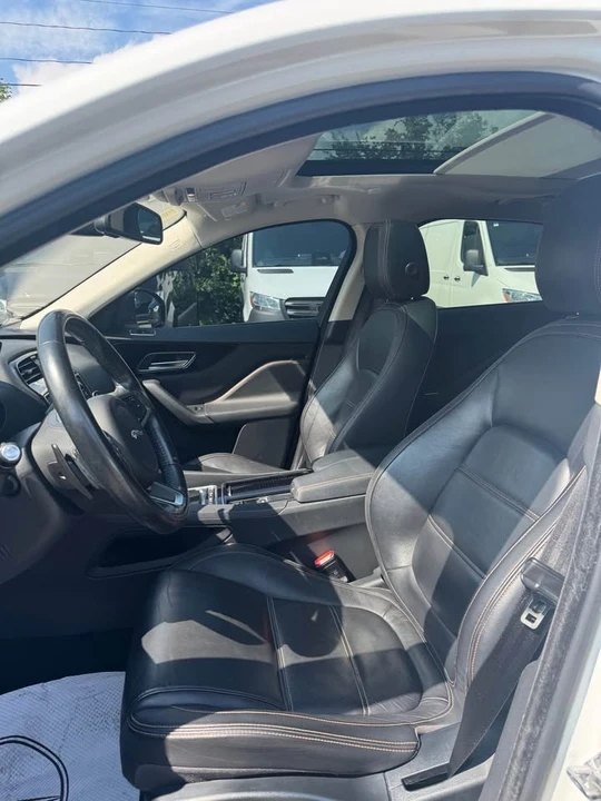 2018 Jaguar F-Pace - Image 12 of 18