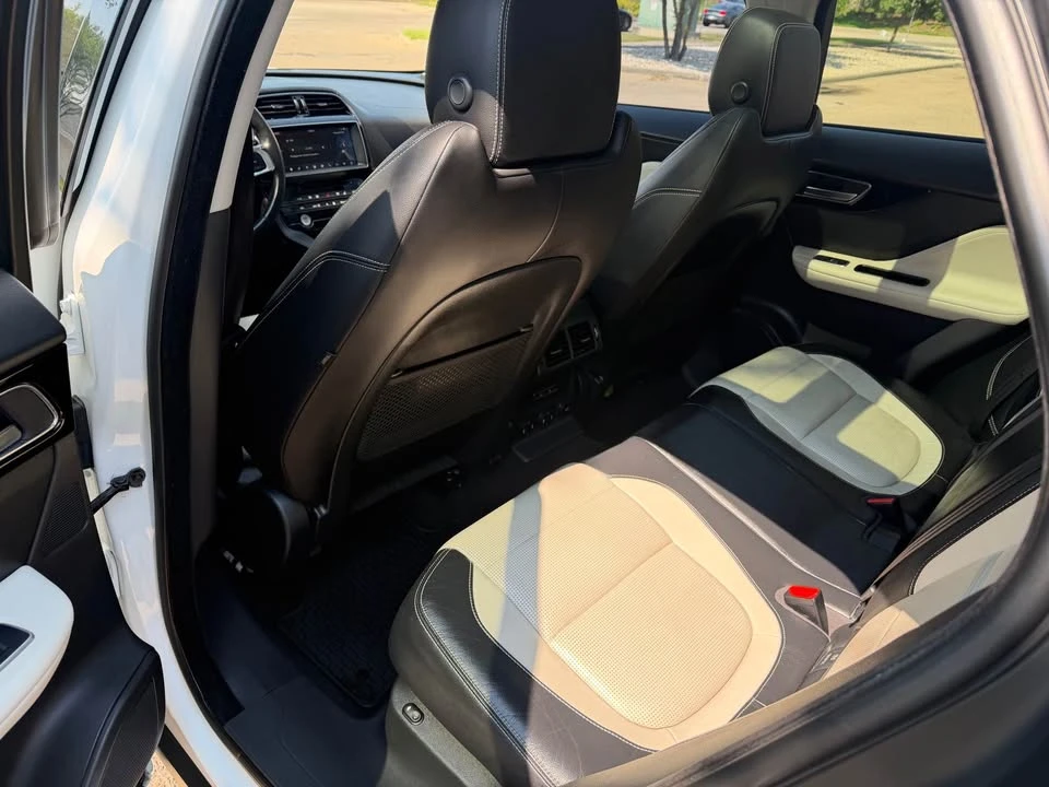 2018 Jaguar F-Pace - Image 8 of 13
