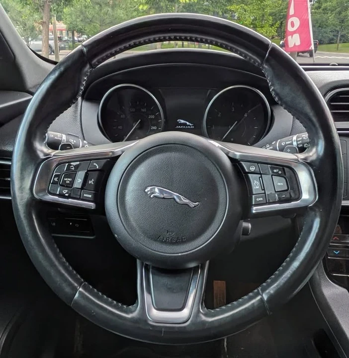 2018 Jaguar F-Pace - Image 12 of 19