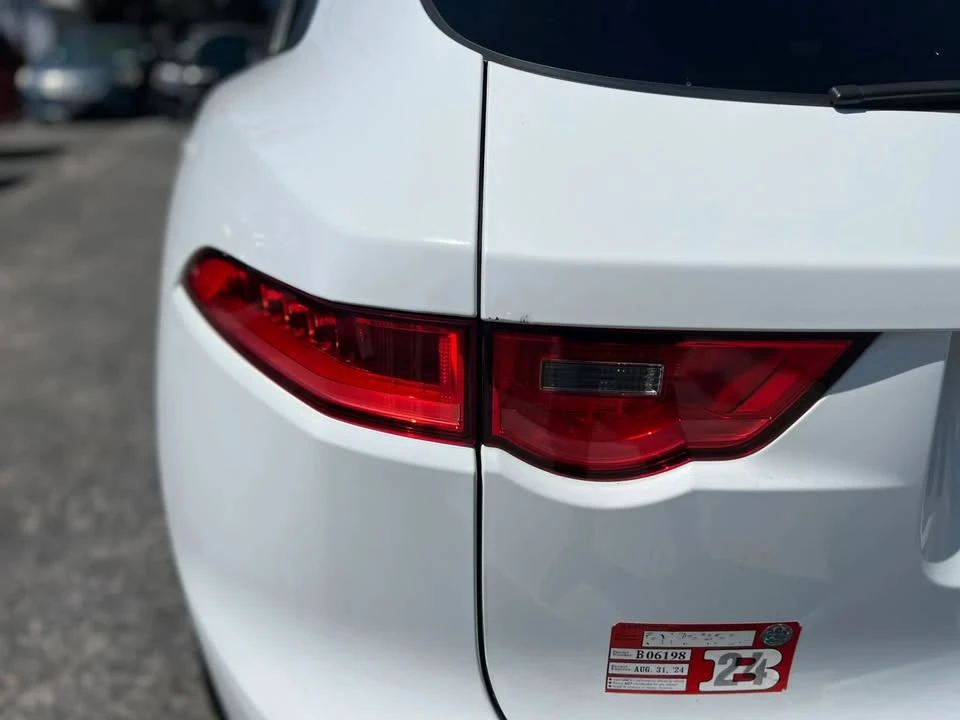 2018 Jaguar F-Pace - Image 13 of 20
